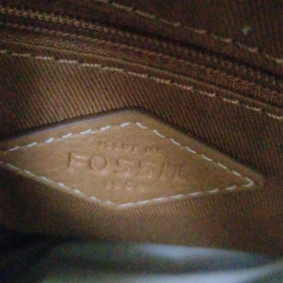 New! FOSSIL Light Grey/Creamish Printed Handbag. - Picture 7 of 8
